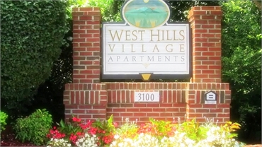 West Hills Village at 7 minutes drive to the north of Knoxville dentist Robert M. Kelso DDS