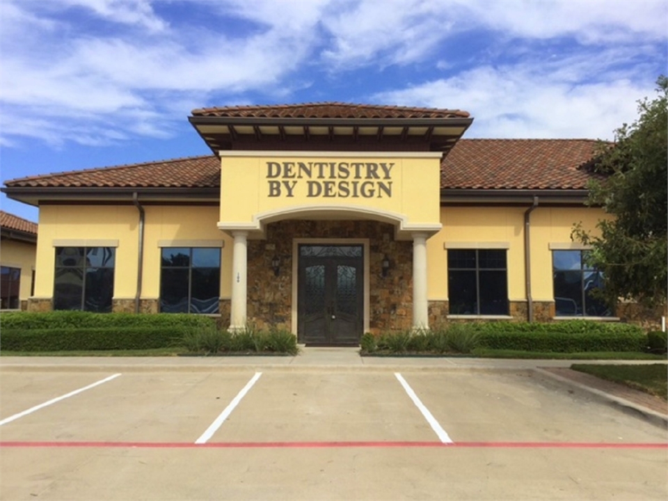 Front view of Dentistry By Design located 