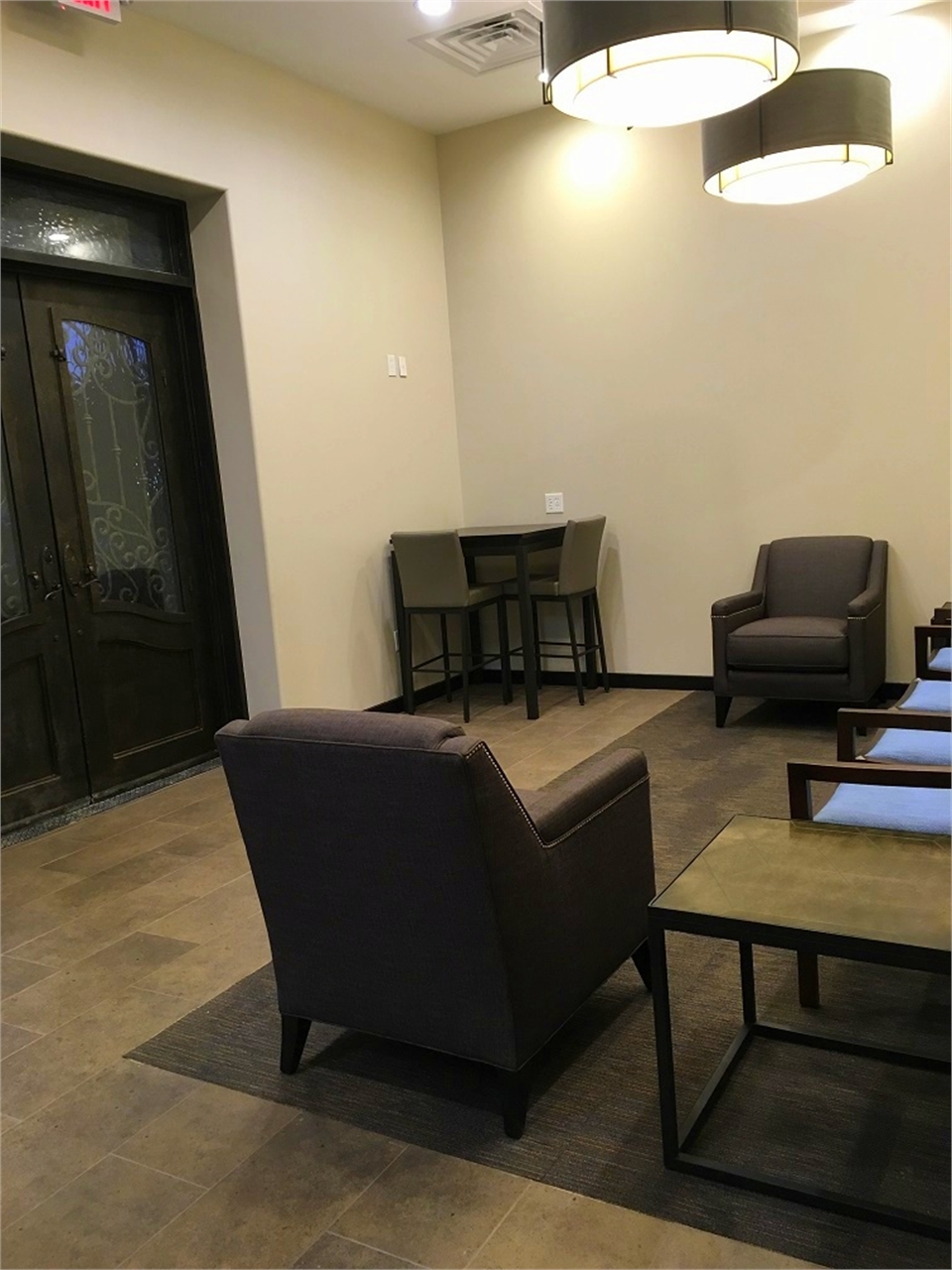 Patient lounge at Dentistry By Design located just 8 miles to the north of Cottonwood Park Richardso