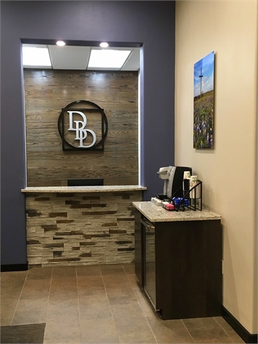 Reception area at Dentistry By Design located just 3.7 miles to the west of Breckinridge