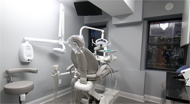 Dental chair at Advanced Dental Arts