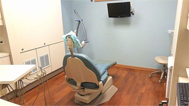 Dental chair at Dental Implant Solutionz Largo FL 33771