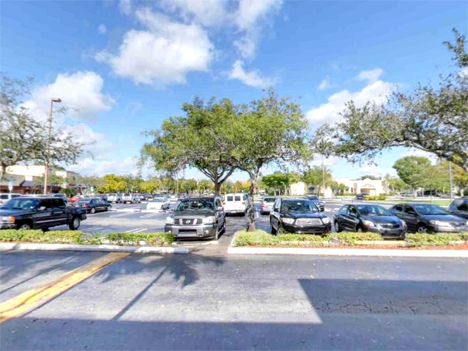 Parking area just in front of Smile Design Dental Coral Springs FL 33071