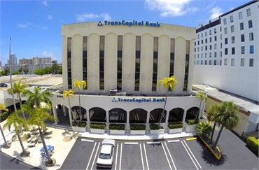 Exterior view of Smile Design Dental of Hallandale Beach office building