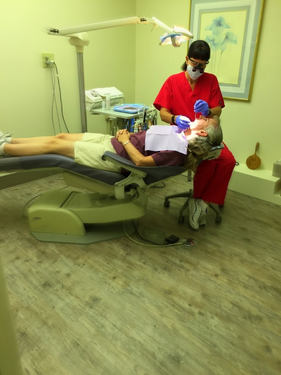 dental hygienist at work at Dr. Deriana's dentistry in Tucson AZ