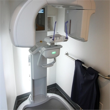 Digital Dental X-ray machine at cosmetic dentist Dr. Guy Burk's office