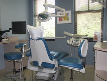 Dental treatment room at Burke Centre Dental Arts