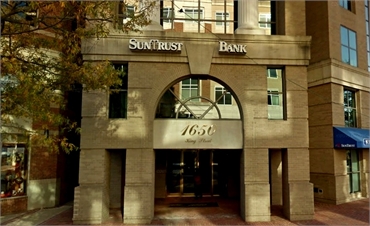 SunTrust Bank ATM located near Alexandria dentist Alonzo M. Bell DDS