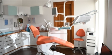Choosing Furniture for Your Dental Office: 10 Practicalities to Consider