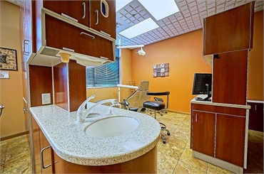 Office Interior of Renton dentist Hu Smiles in Renton