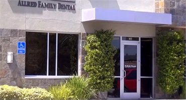 Exterior view of San Marcos dentist office Allred Dental