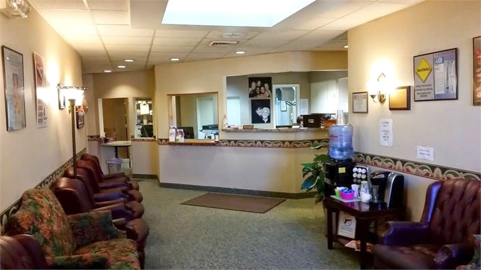 Front desk at periodontal clinic in Cleveland