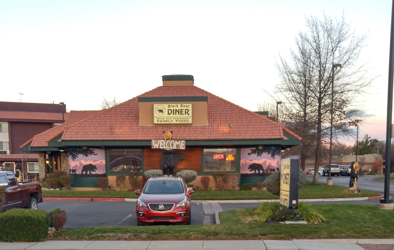 Black Bear Diner Sparks at 5 minutes drive to the southeast of Kanellis