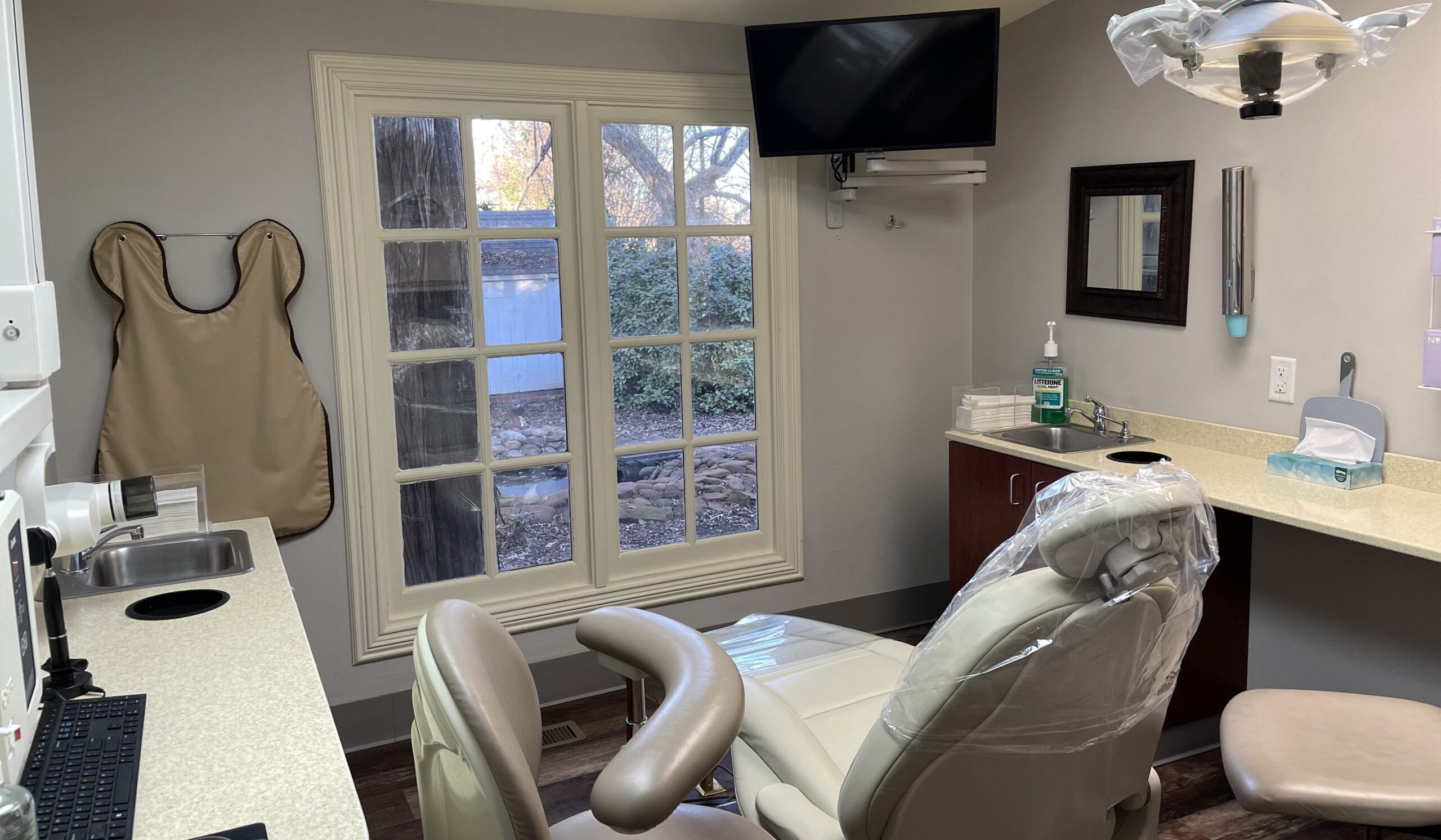 Well lit operatory at Bryant dentist Ouellette Family Dentistry Dentagama