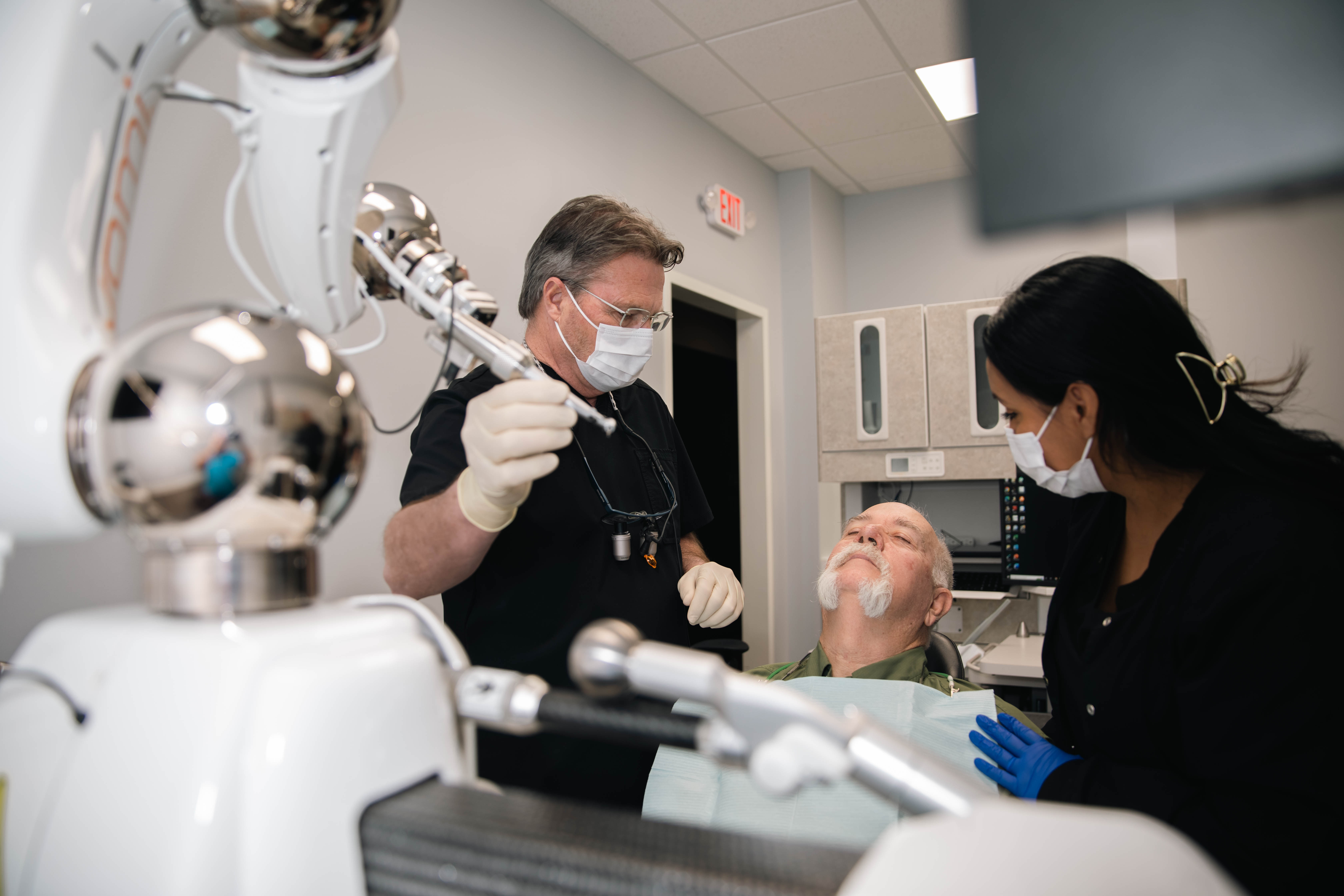 All on 4 patient with LaGrange dentist Dr. Charles Pitts at Refresh Me Dental Center Dentagama