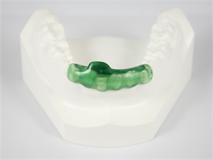 Orthodontic appliance for treating anterior cross bite