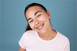 A smiling teen girl.