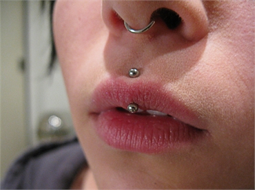 medusa piercing retainer