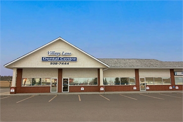 Front view of our cosmetic dentistry office located just a few paces away from Okotoks Art Gallery