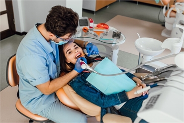 5 Reasons to Visit a Cosmetic Dentist in York