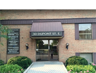 YOUR GUIDE TO CHOOSING THE RIGHT DENTIST