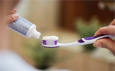 Choosing the Right Toothbrush and Toothpaste