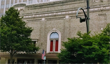 Historic Everett Theatre at 9 minutes drive to the north of 19th Avenue Dental