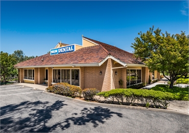 Exterior view Pier 210 Dental Group office building