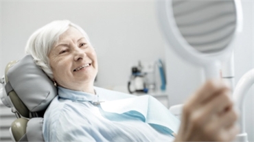 How to Choose the Right Dental Implant Specialist for Your Needs