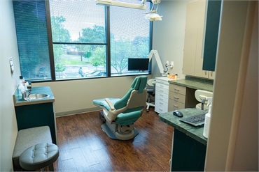 Operatory at Austin dentist Brilliant Smiles