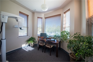 Well lit waiting area and digital x-ray unit at Prickly Pear Family Dental Prescott AZ