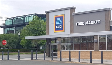 ALDI at jut 4 minutes drive to the north of First Street Smiles Hackensack NJ