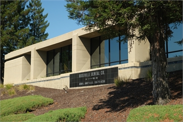 Signage on the Office Building for Roseville Dental Company