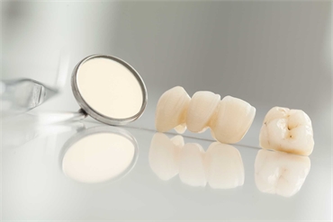 Which is better zirconia or porcelain crown