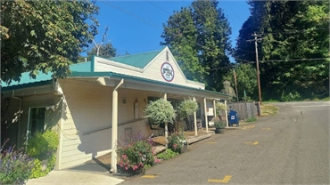 Butteville General Store at 7 minutes drive to the west of Willamette Valley Periodontics