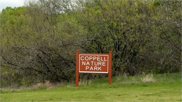 Coppell Nature Park at 12 minutes drive to the west of 10 Day Smiles