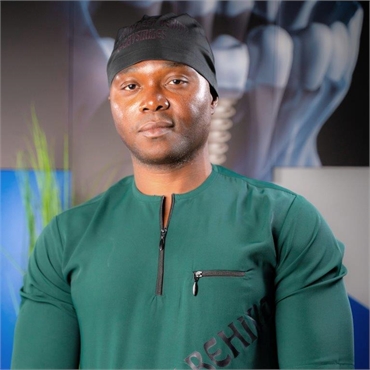Arlington top dentist Dr Emeka Abazie at 10 Day Smiles