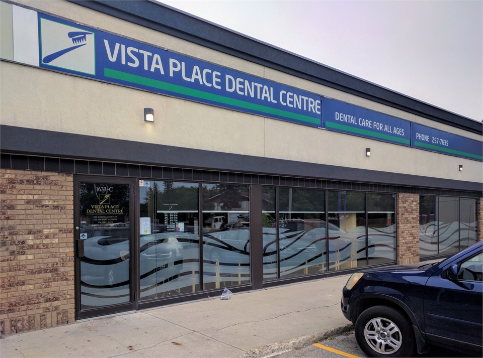 Vista Place Dental Centre entrance