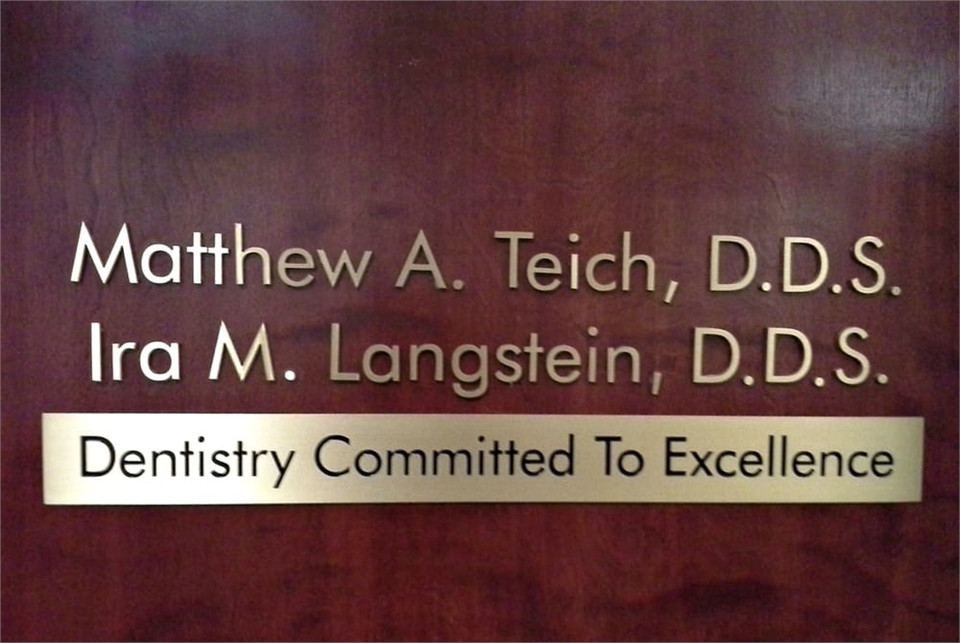 Dentist Sign board of Westchester Dental Group