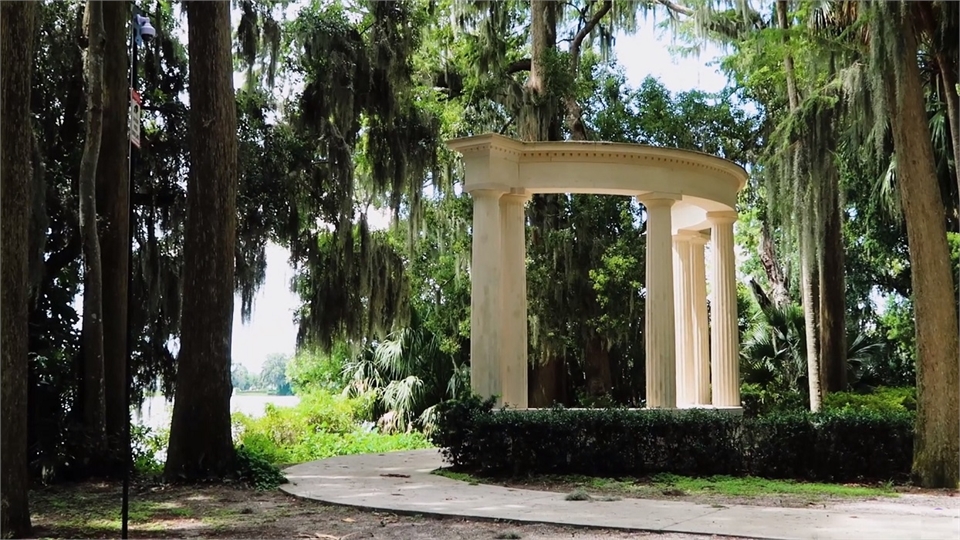 Kraft Azalea Garden at 9 minutes drive to the west of Winter Park Dental