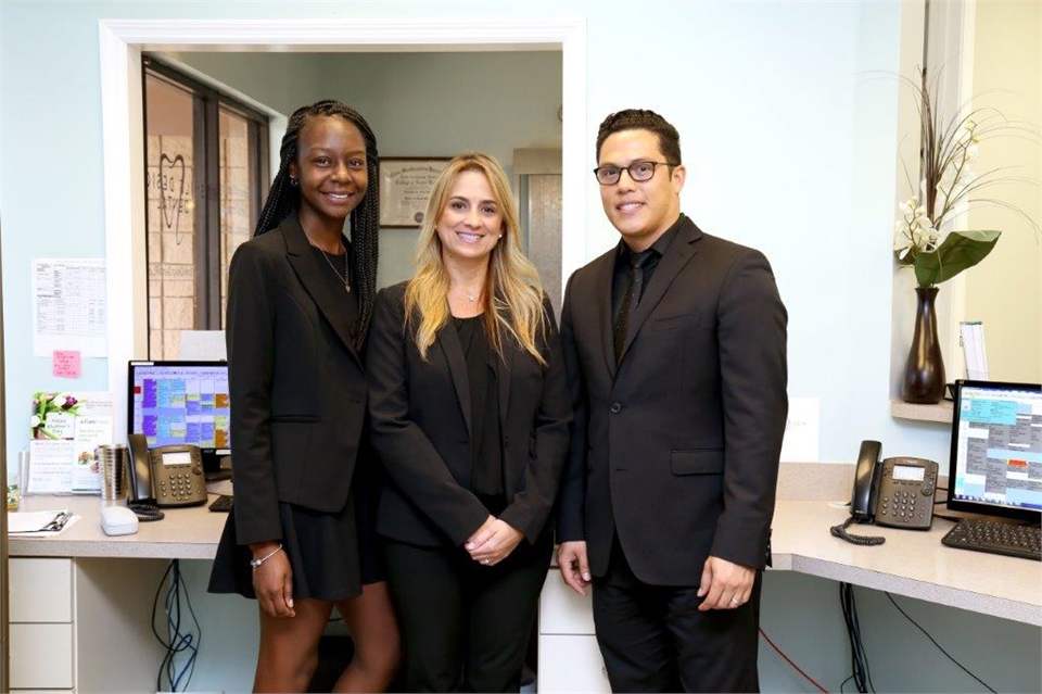 Front desk team at Coral Springs dentist Smile Design Dental of Coral Springs