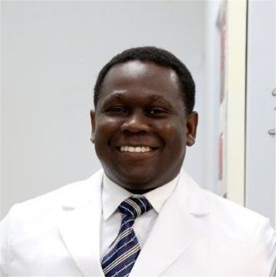 Dr. Wisdom Akpaka at Smile Design Dental of Hallandale Beach Dentagama