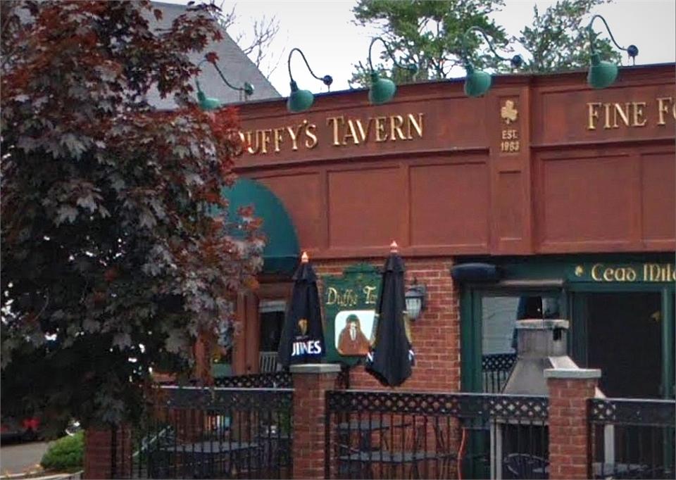 Duffy's Tavern 2 minutes drive to the south of sleep apnea specialist Shoreline Dental Care