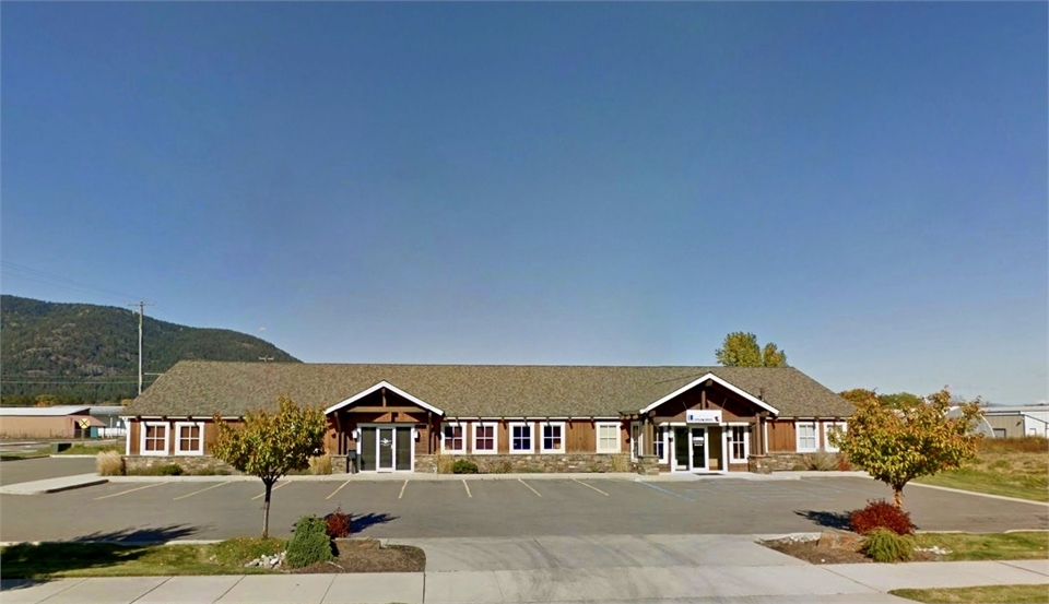 Exterior view of Sandpoint dentist Northern Peaks Dental office building