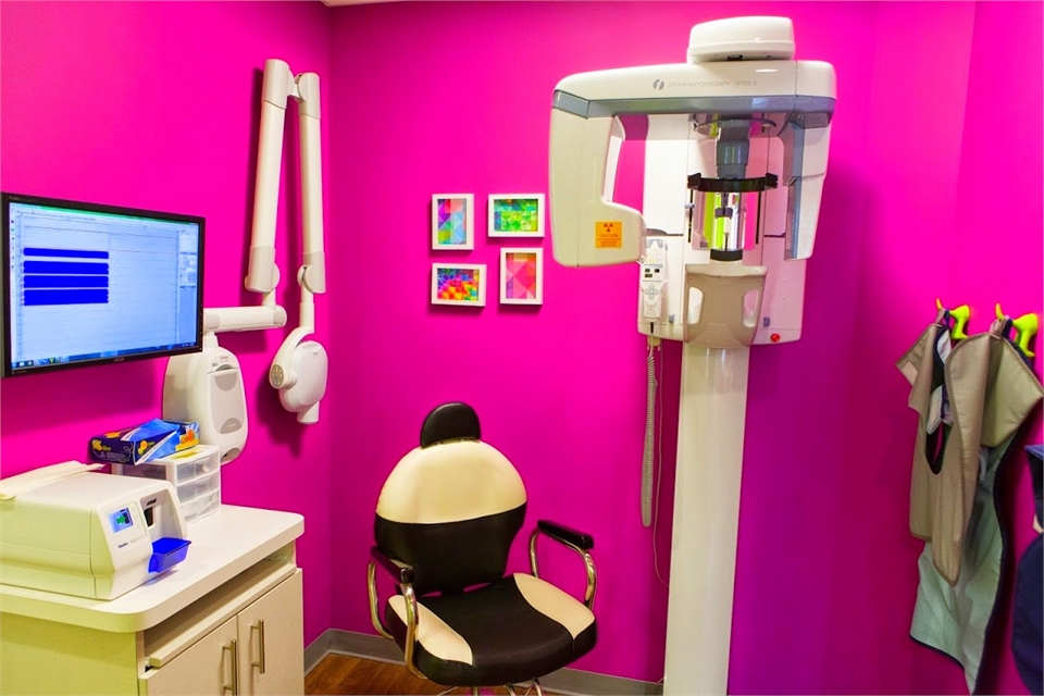 Digital dental xray unit at Montgomery Pediatric Dentistry Dentagama