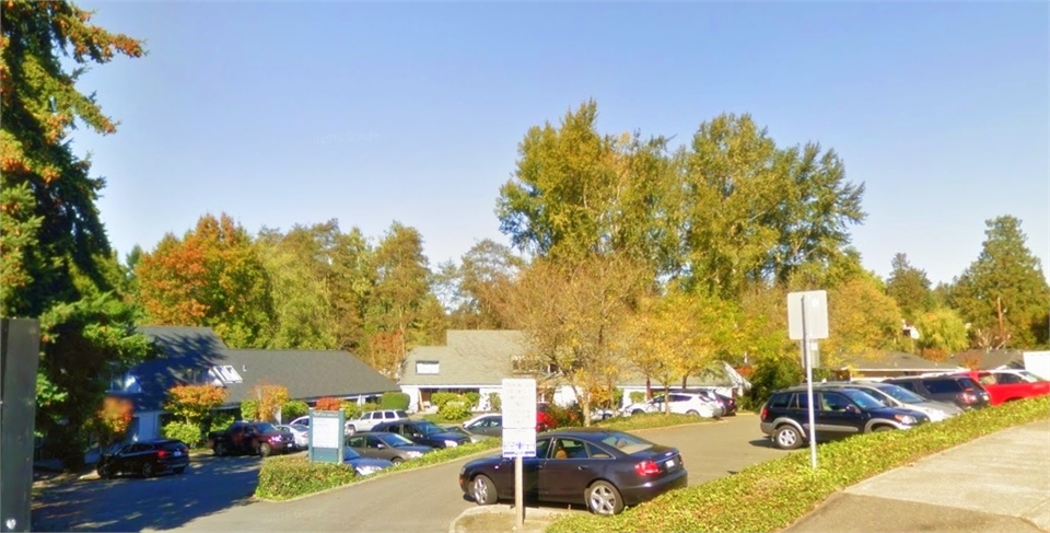 view outside our cosmetic dentistry office in Kirkland WA Theron Manson DDS PS