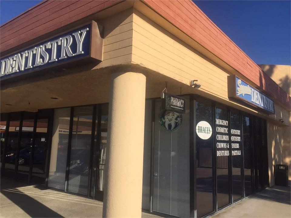 Exterior corner view of Simi Valley dentist Sequoia Dentistry