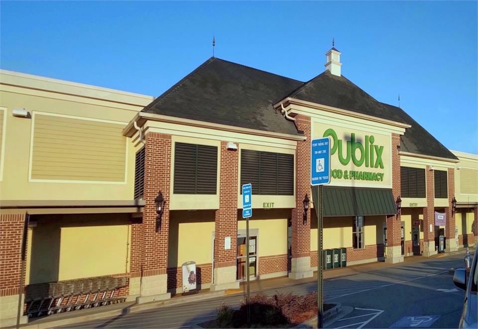 Publix Super Market at Seven Hills Station a few blocks away to the north of Seven Hills Dentistry D