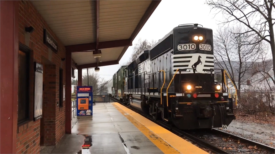 Hackettstown NJ Transit station 4.4 miles to the northwest of Hackettstown dentist Cazes Family Dent