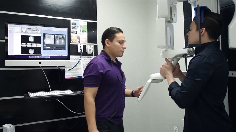 Digital xray unit at  Laredo dentist Ahh Smile Family Dentistry